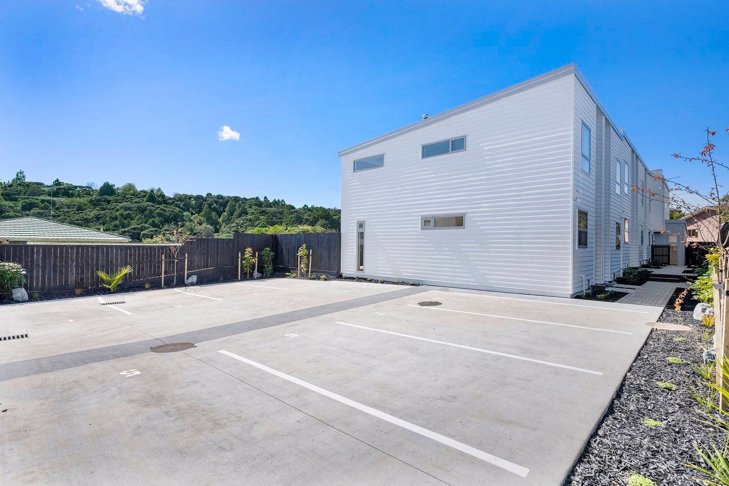 89-sailsbury-gallery-13.jpg