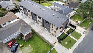 13379240_1-328-21_photo_extra_b_print-scaled.jpg