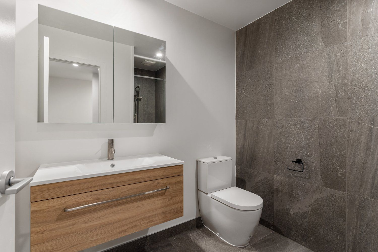 56-sailsbury-gallery-17.jpg