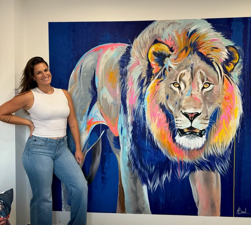 Amélie Beral dans son atelier à Pérols
