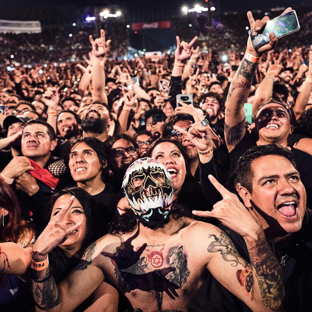 crowd