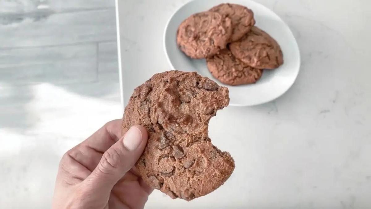 Vegan Salted Chocolate Chip Cookies