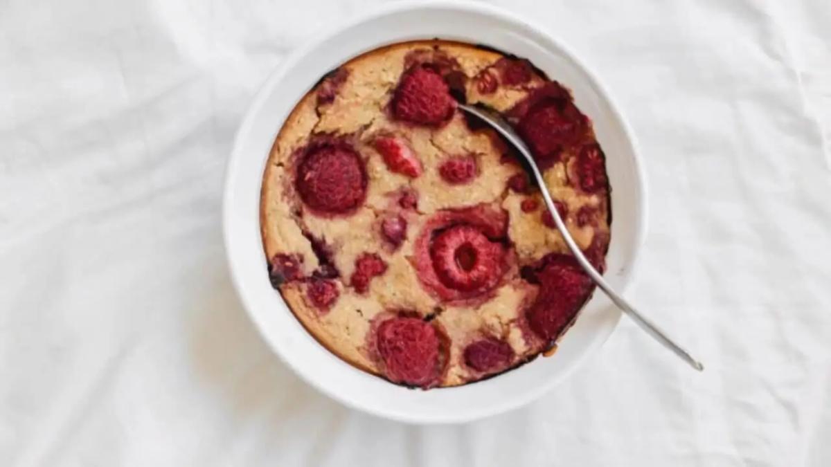 Raspberry Lemon Baked Oat Cake