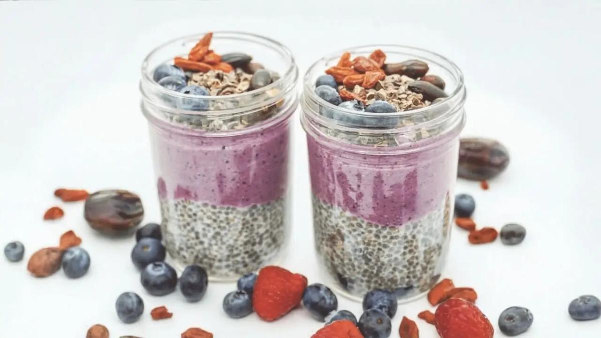 DRAGON FRUIT CHIA PARFAIT