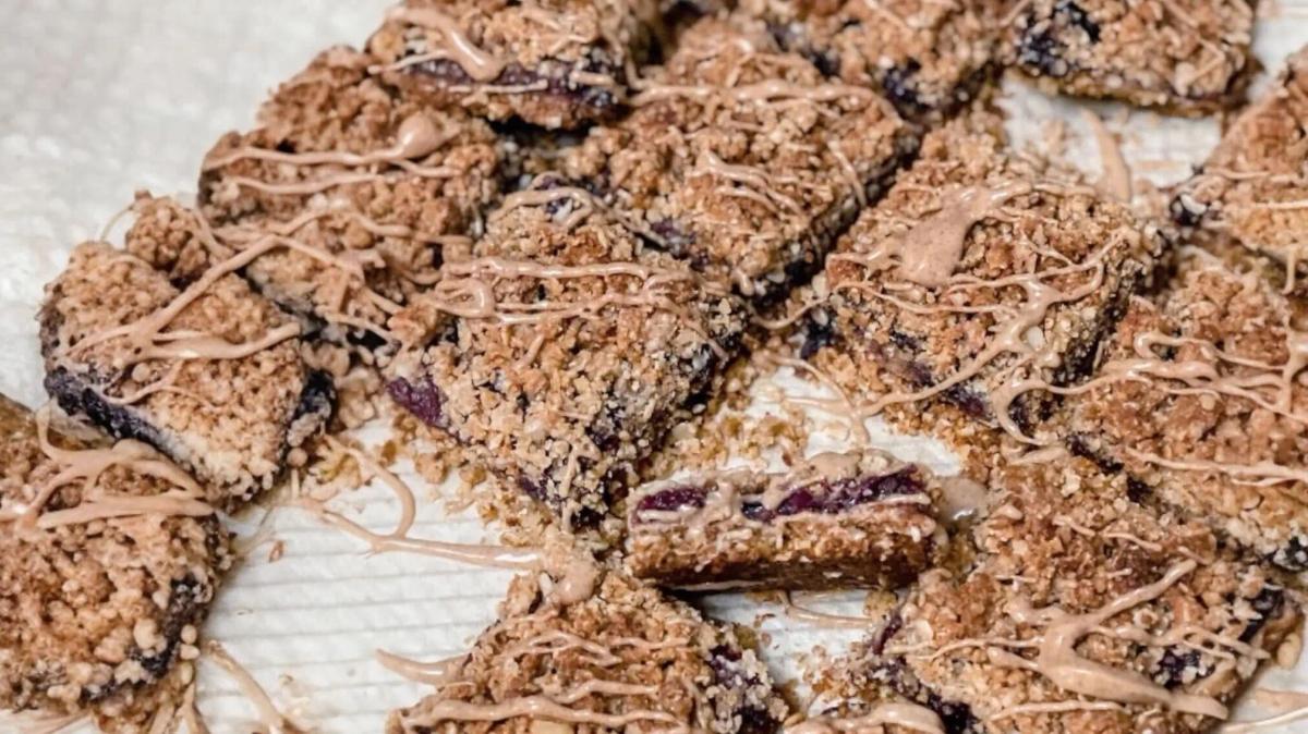 Almond Butter+Raspberry Crumble Bars