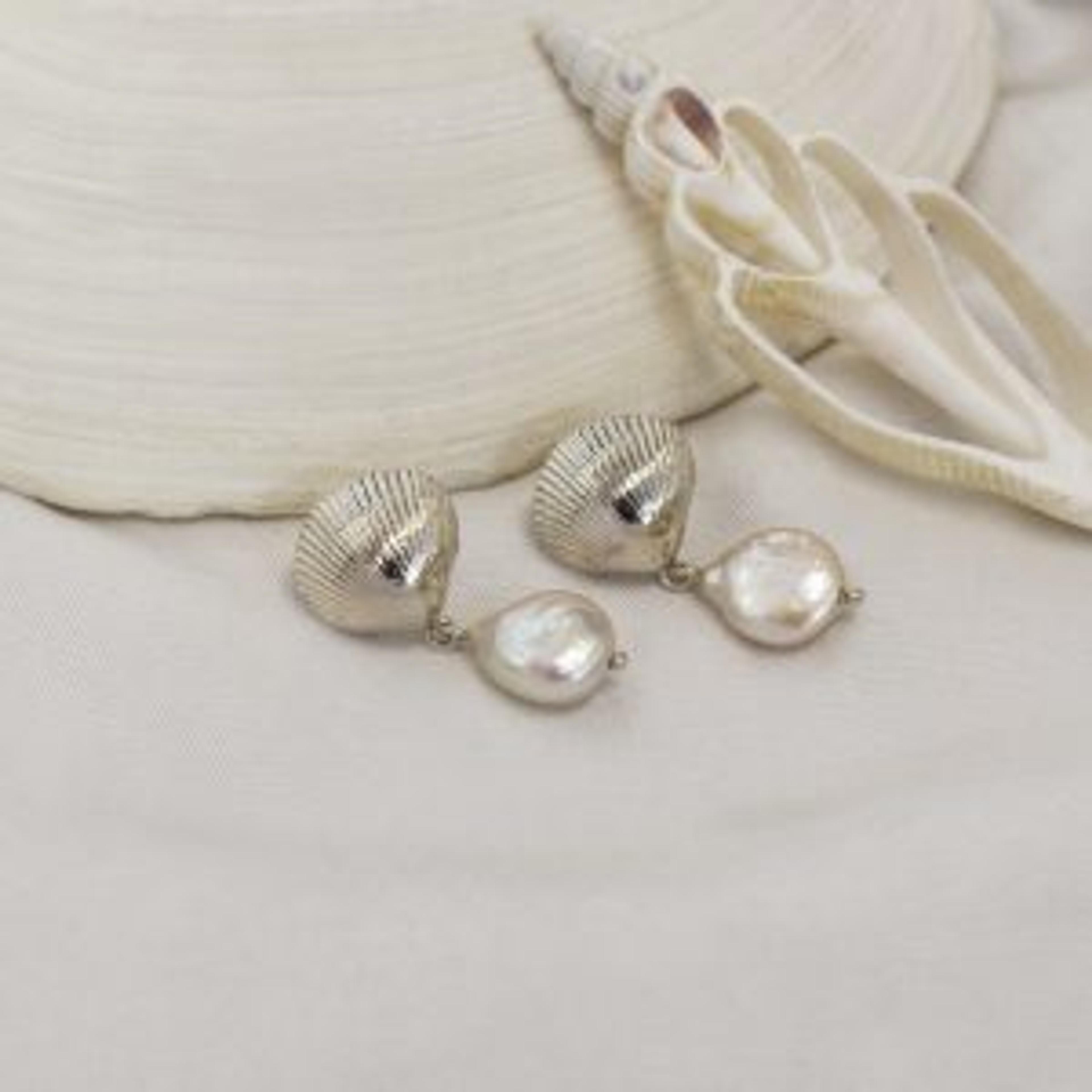 Kinkel Jewelry - Calico Pearl Studs