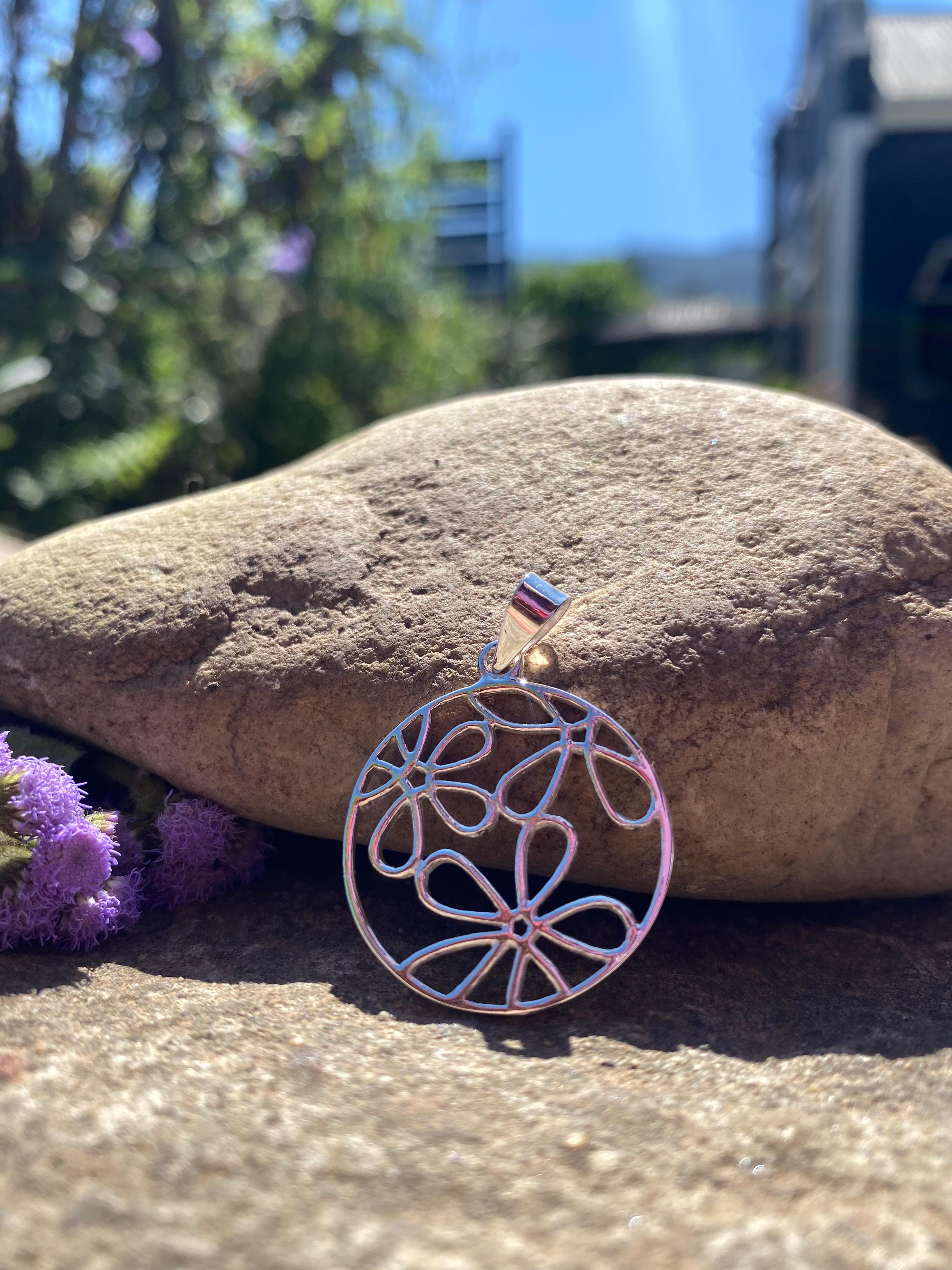 Cut-Out Daisy Flower Circle Pendant