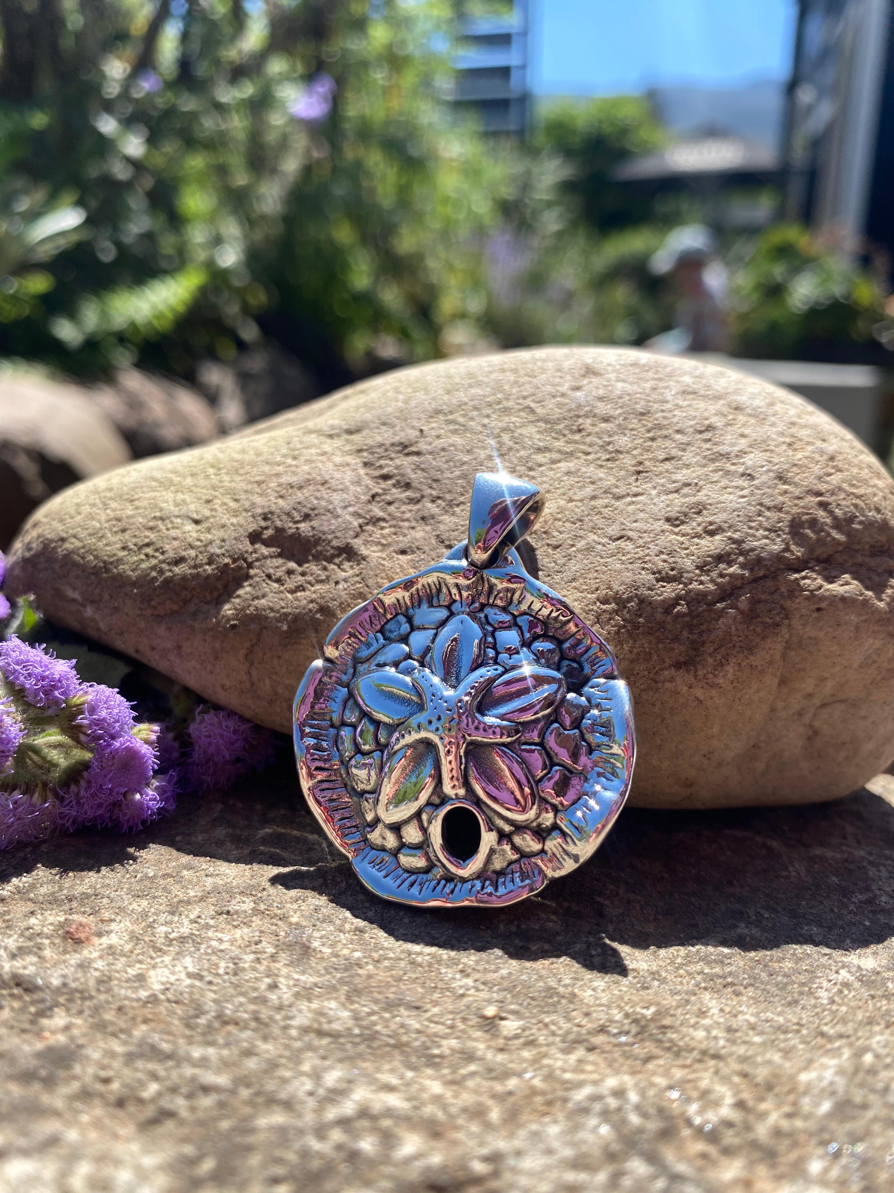 The Coast Starfish Disc Charm