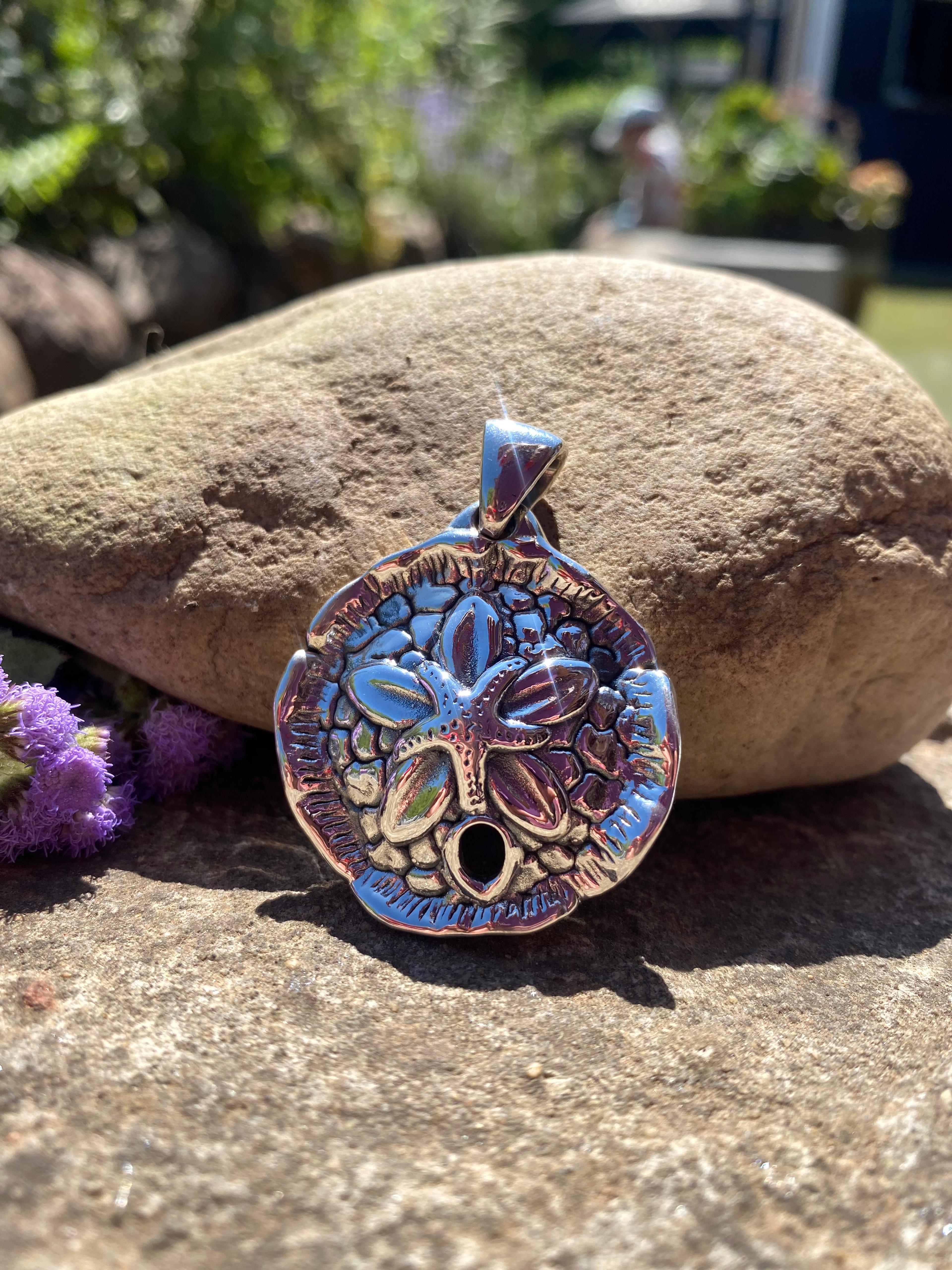 The Coast Starfish Disc Charm