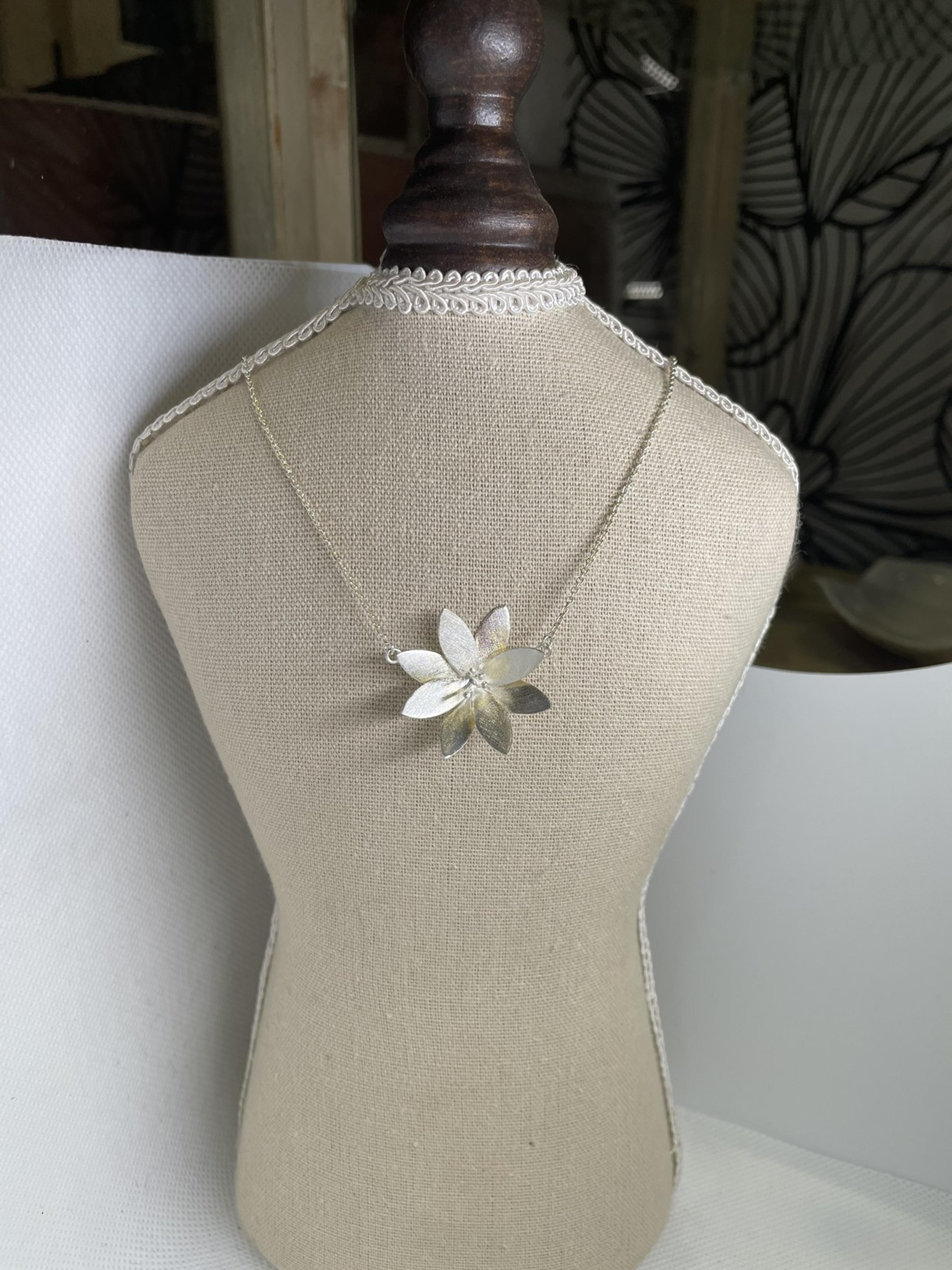 Silver Flower Pendant Necklace