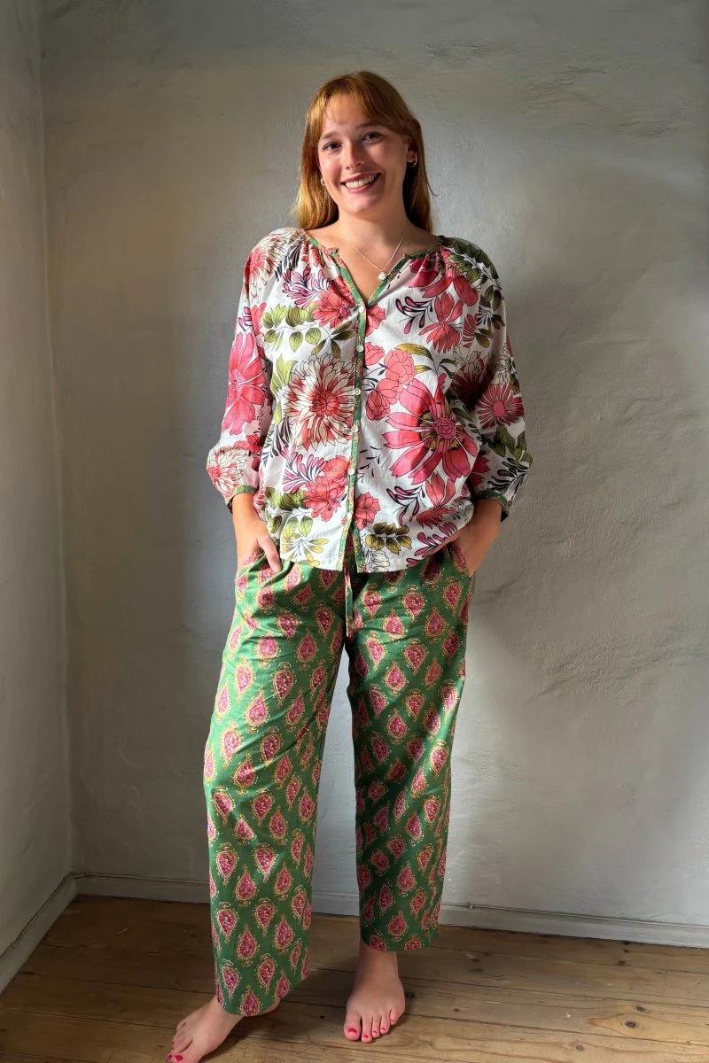 Frenchie - Pink Paisley
