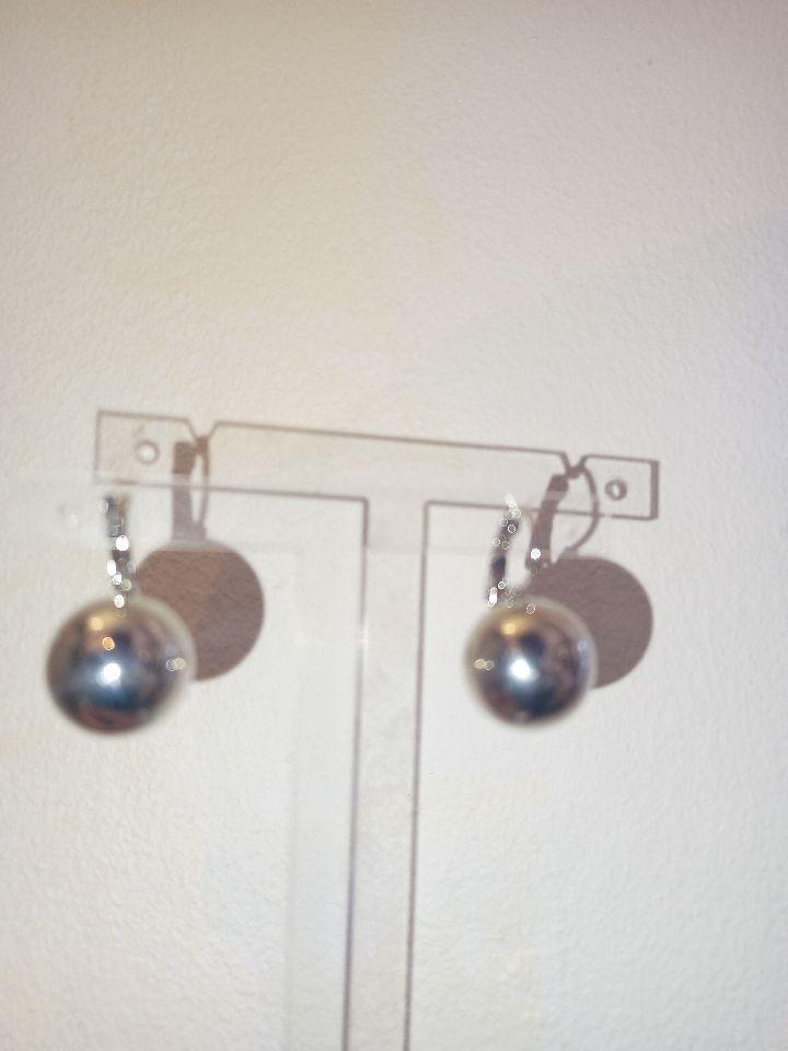 Glossy Hoop with Large Ball