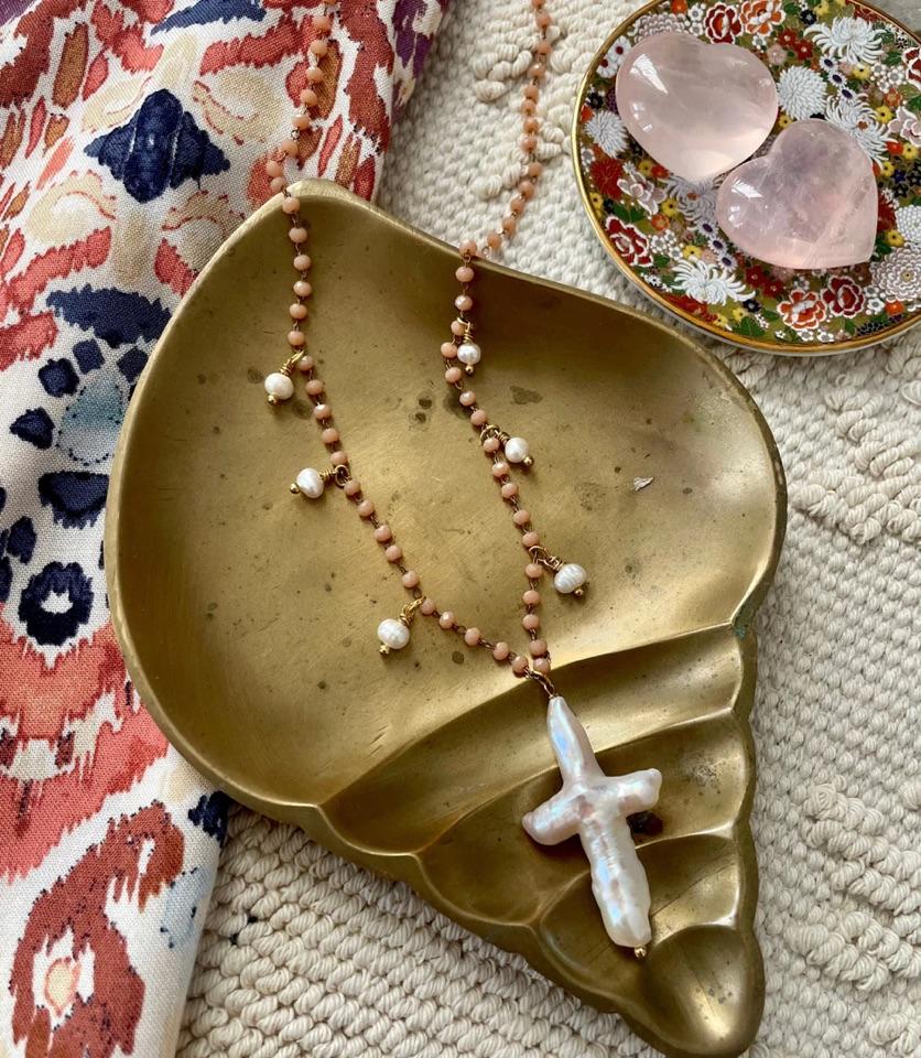 Bougainvillea Café - Lumina Necklace