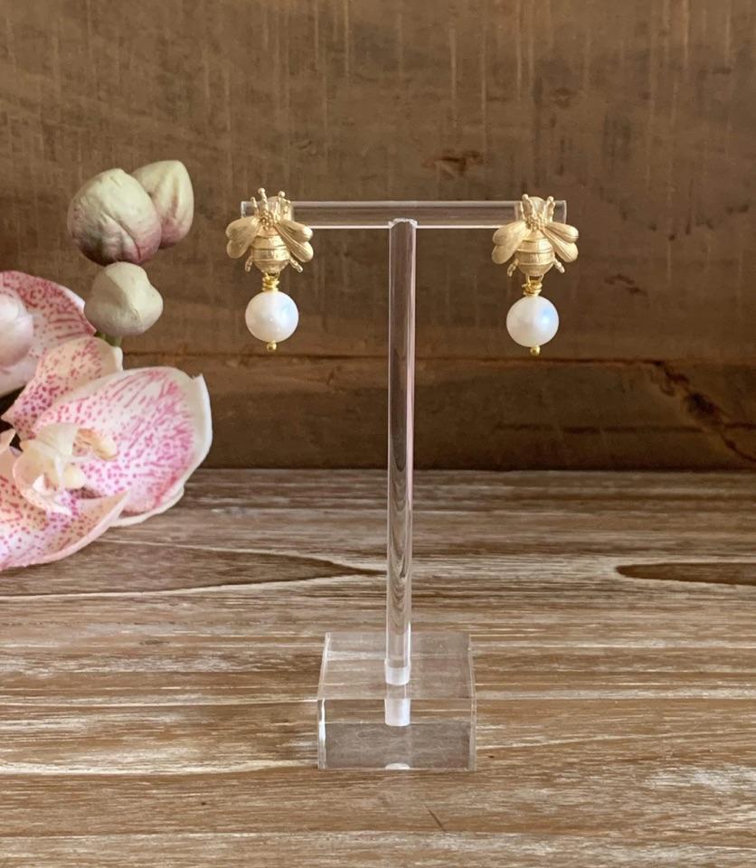 Bougainvillea Café - Honey Bee Earrings
