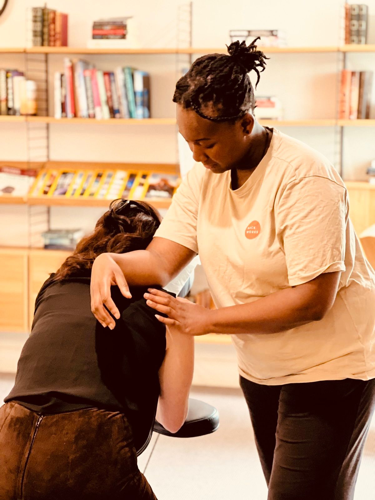 BACKWORKS brings expert, onsite chair massage directly to your workplace.