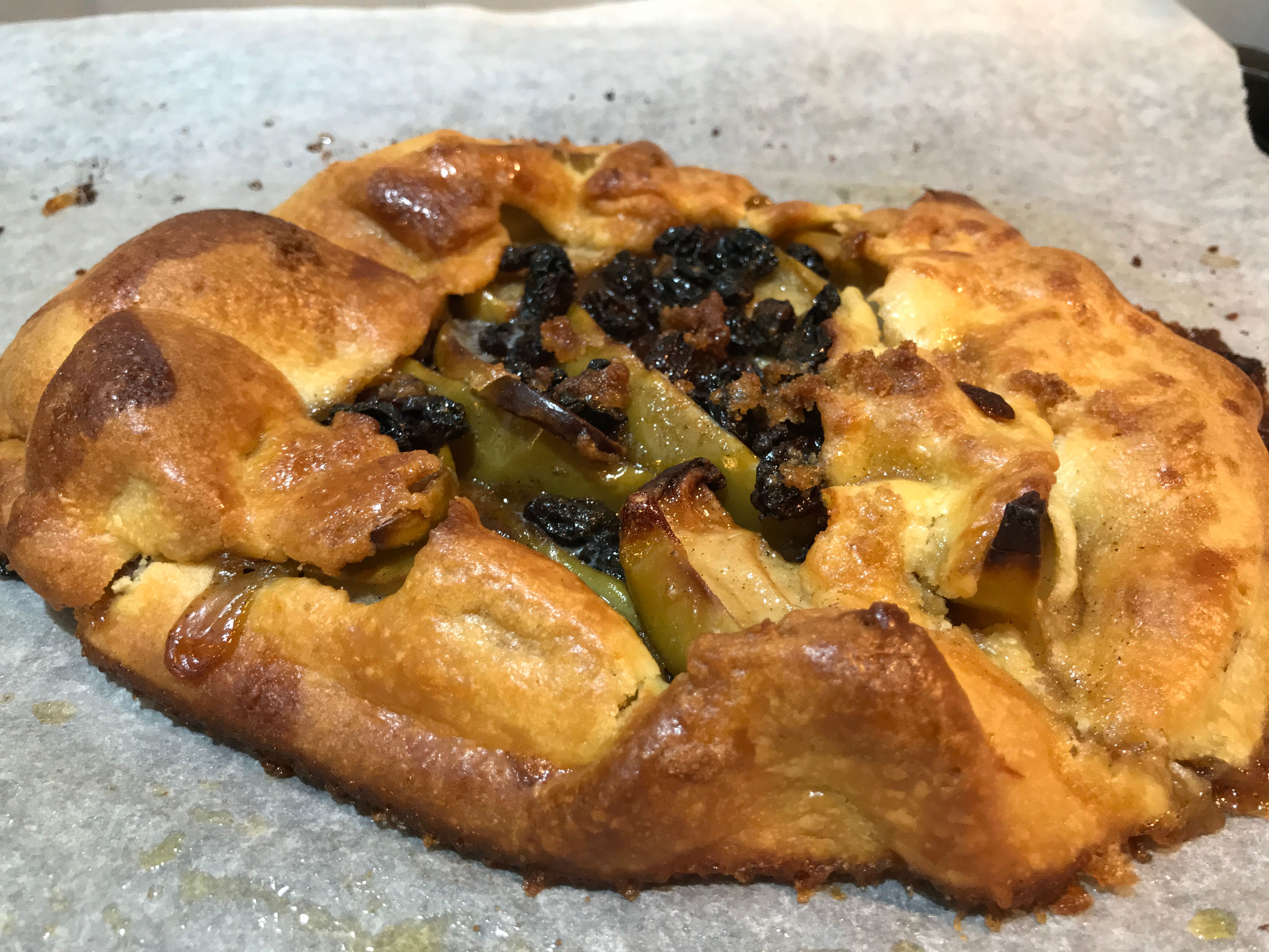 Autumn Apple Whiskey Raisin Tart