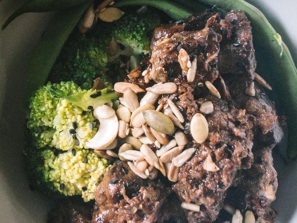 Mongolian Beef Broccoli Bowls
