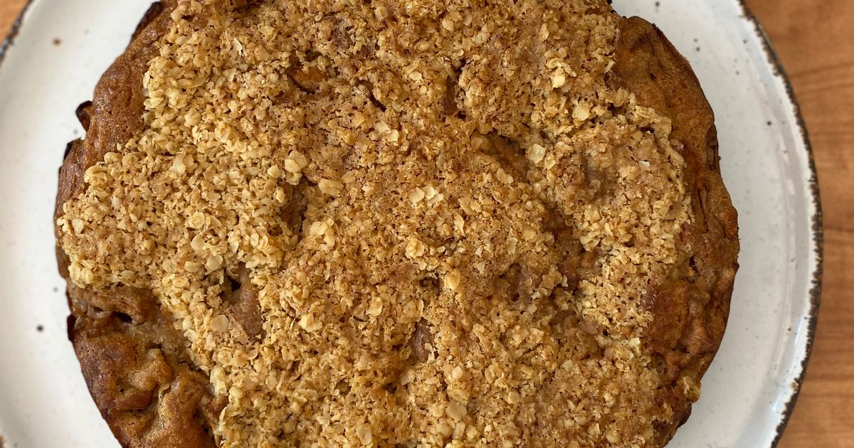 Feijoa Crumble Cake with Chai Spices