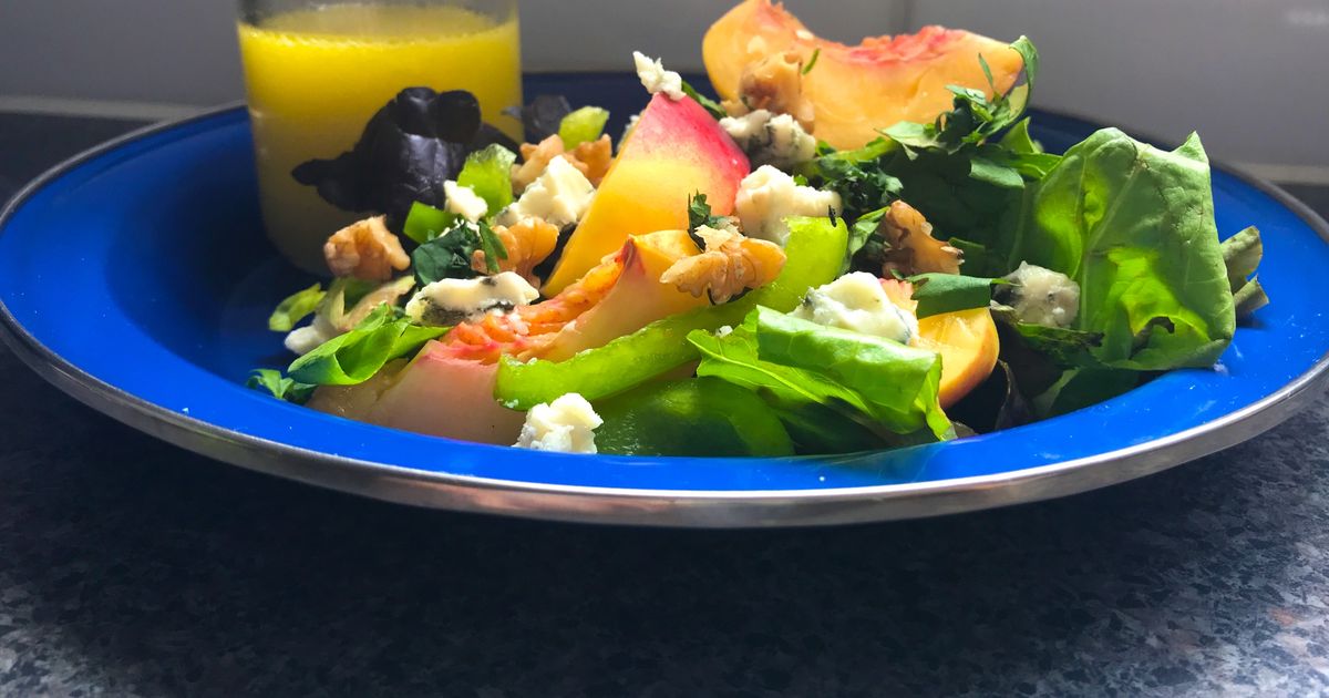 Nectarine Salad with Blue Cheese