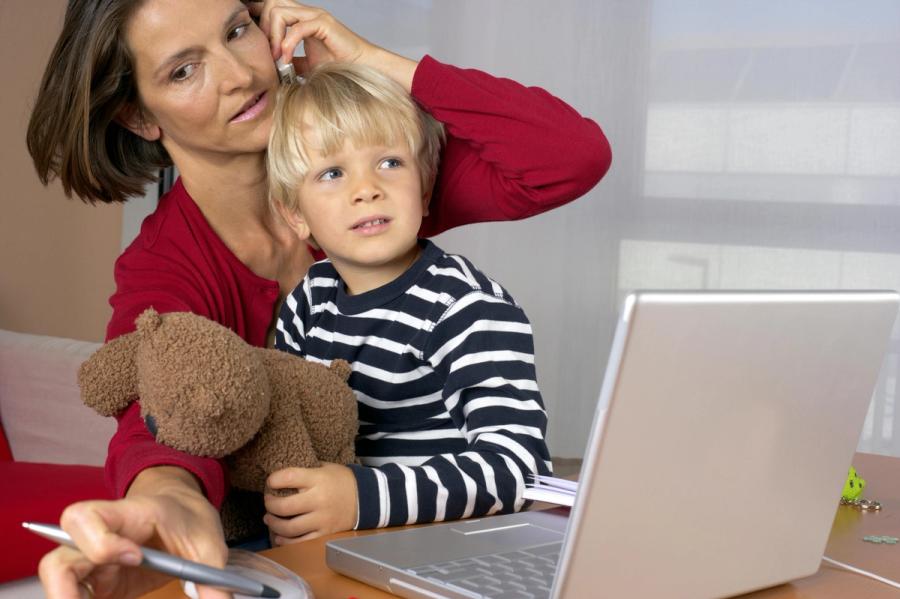 The Family Calendar System That Ends the Sunday-Night Scramble