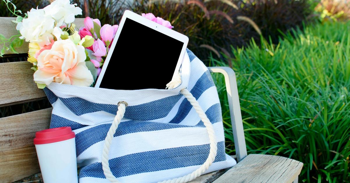 Everyone's Suddenly Carrying an "Analogue Bag"
