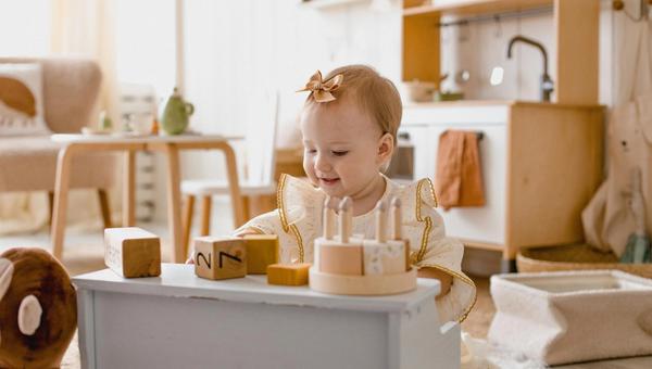 The Reason Your Toddler "Doesn't Play With Anything