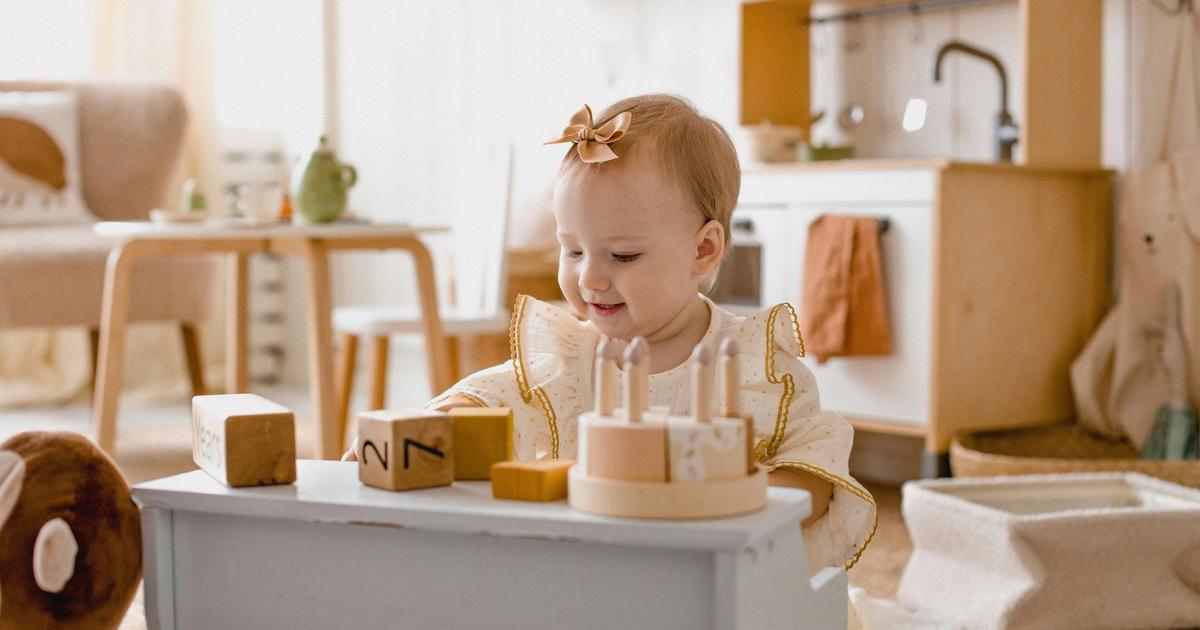 The Reason Your Toddler "Doesn't Play With Anything