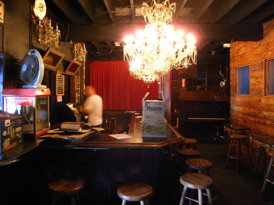 Hyperion-Tavern-15