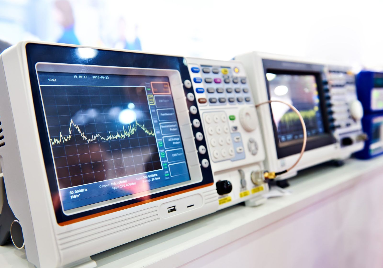A spectrum analyser screen showing a signal trace across a frequency band