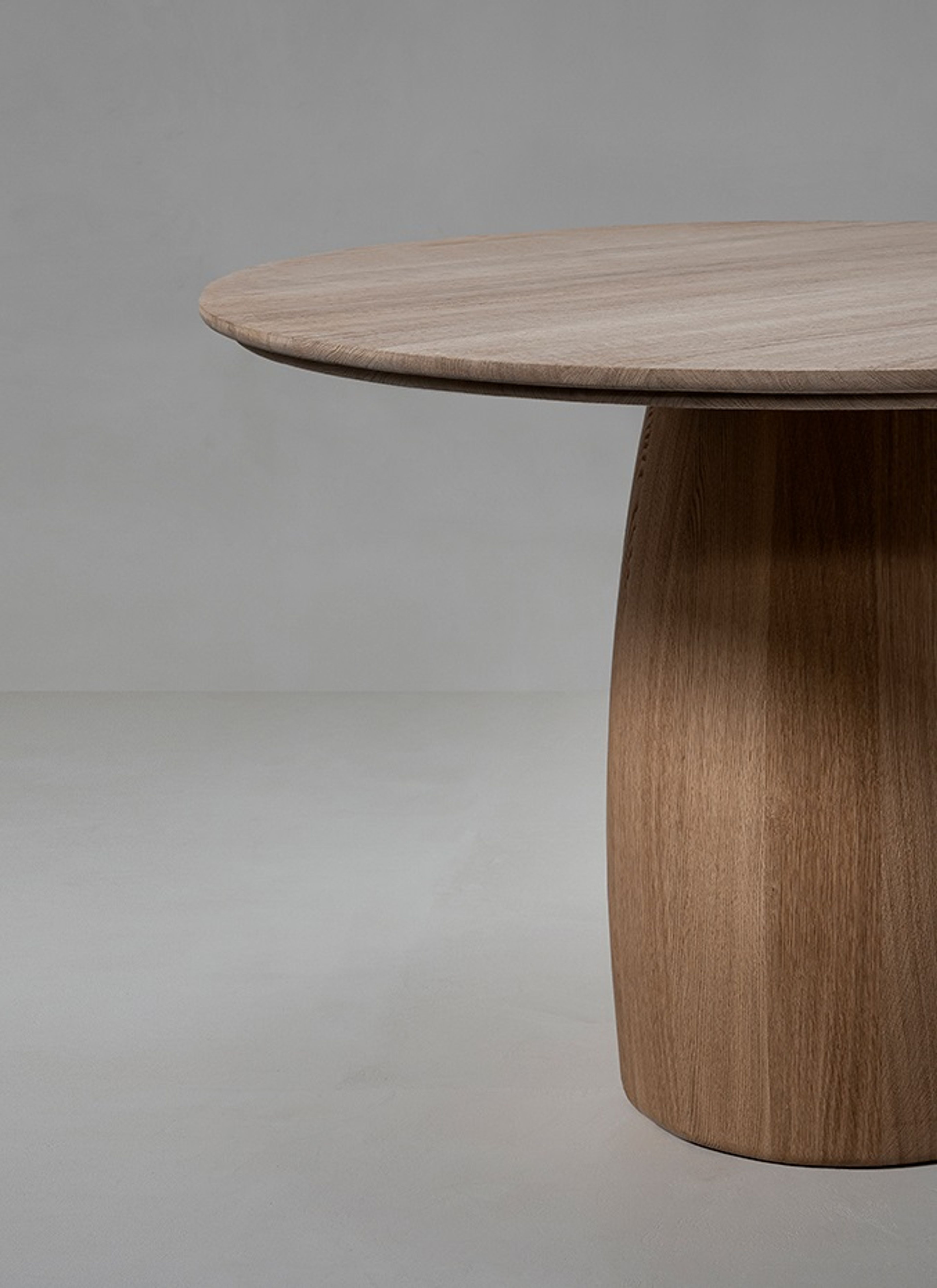 Barrel Bar Table Round