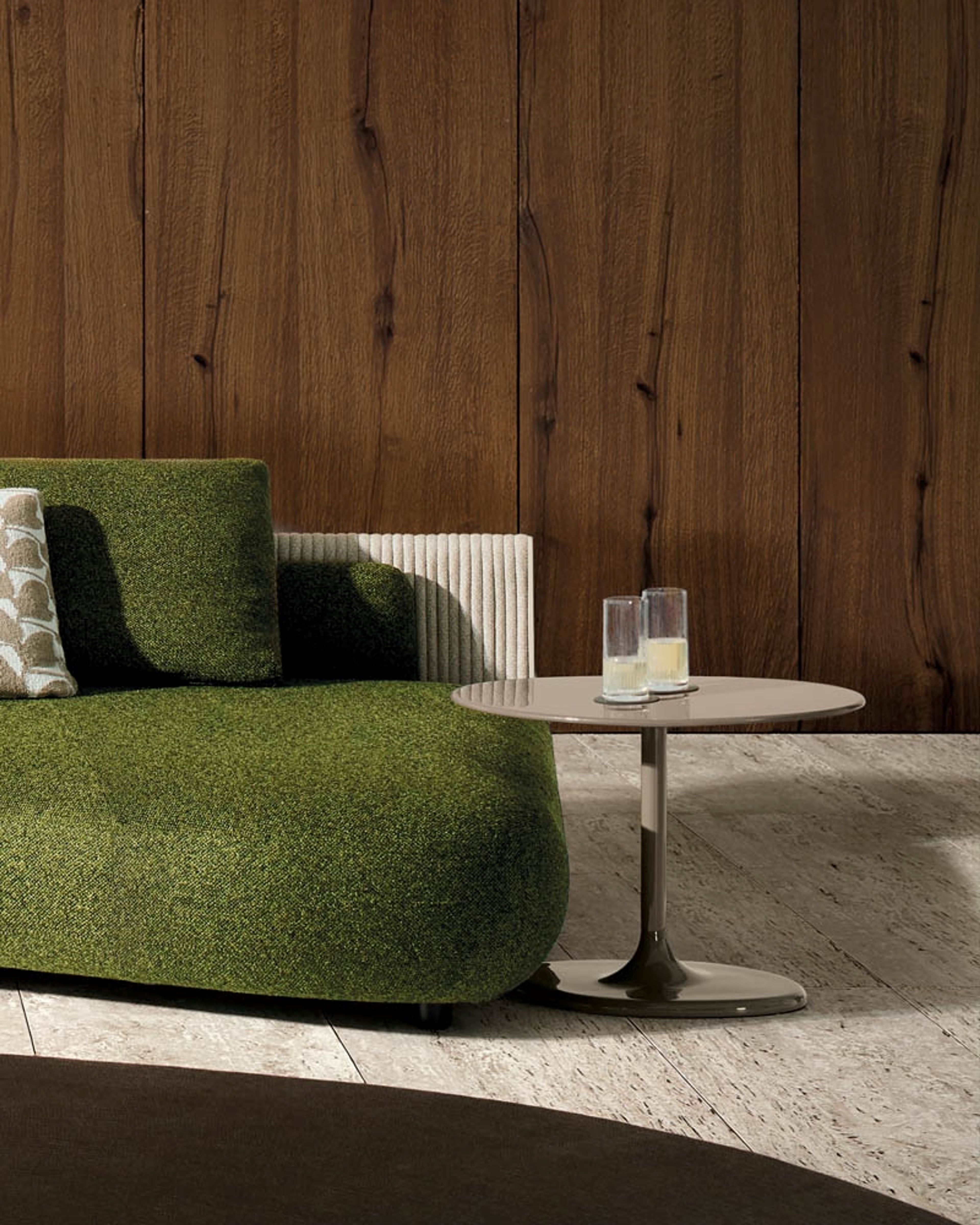 The oval top Minotti Outdoor coffee table.