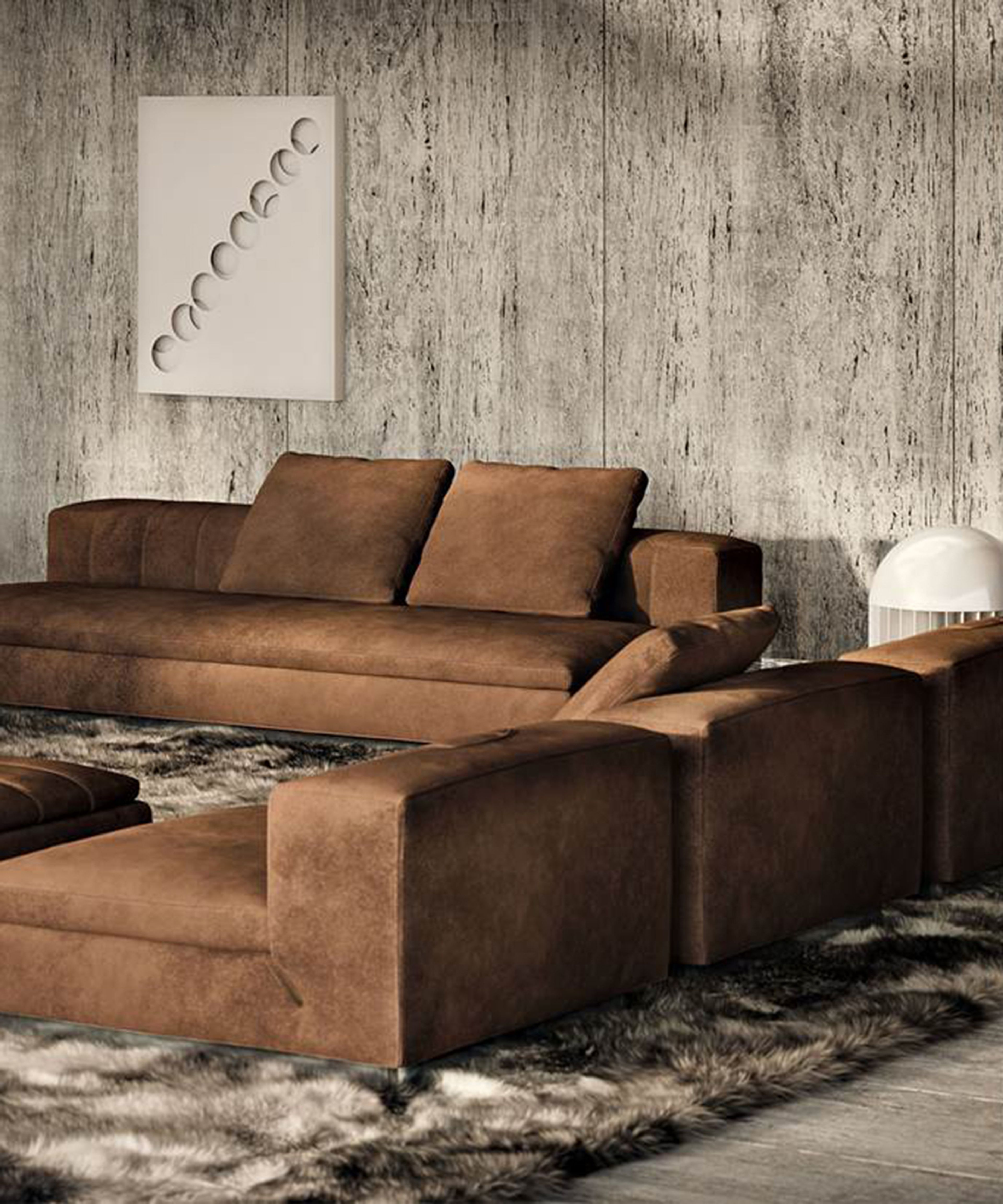 Classic and timeless design Minotti sofa.