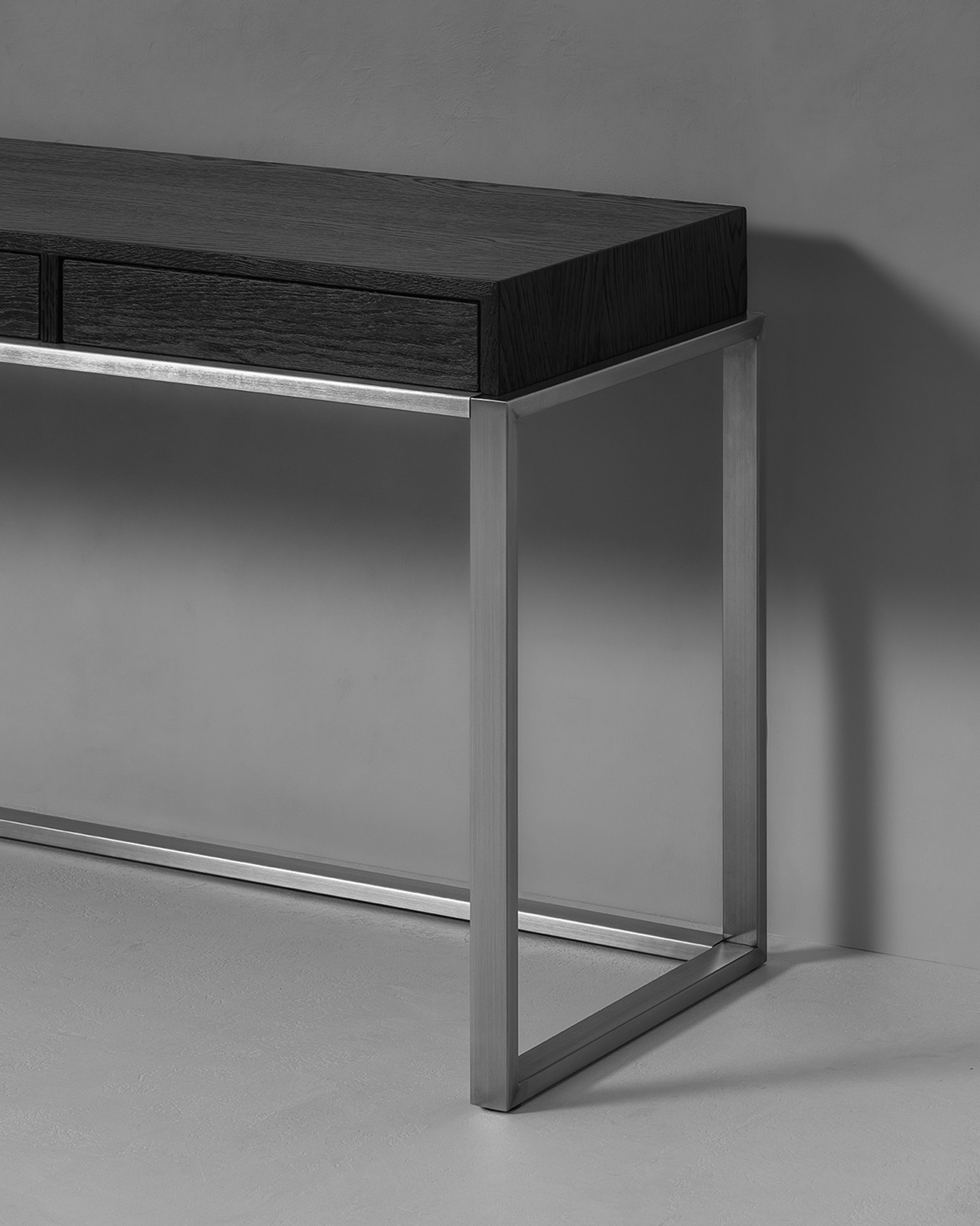 Une console aux proportions délicates signée Marlieke Van Rossum.