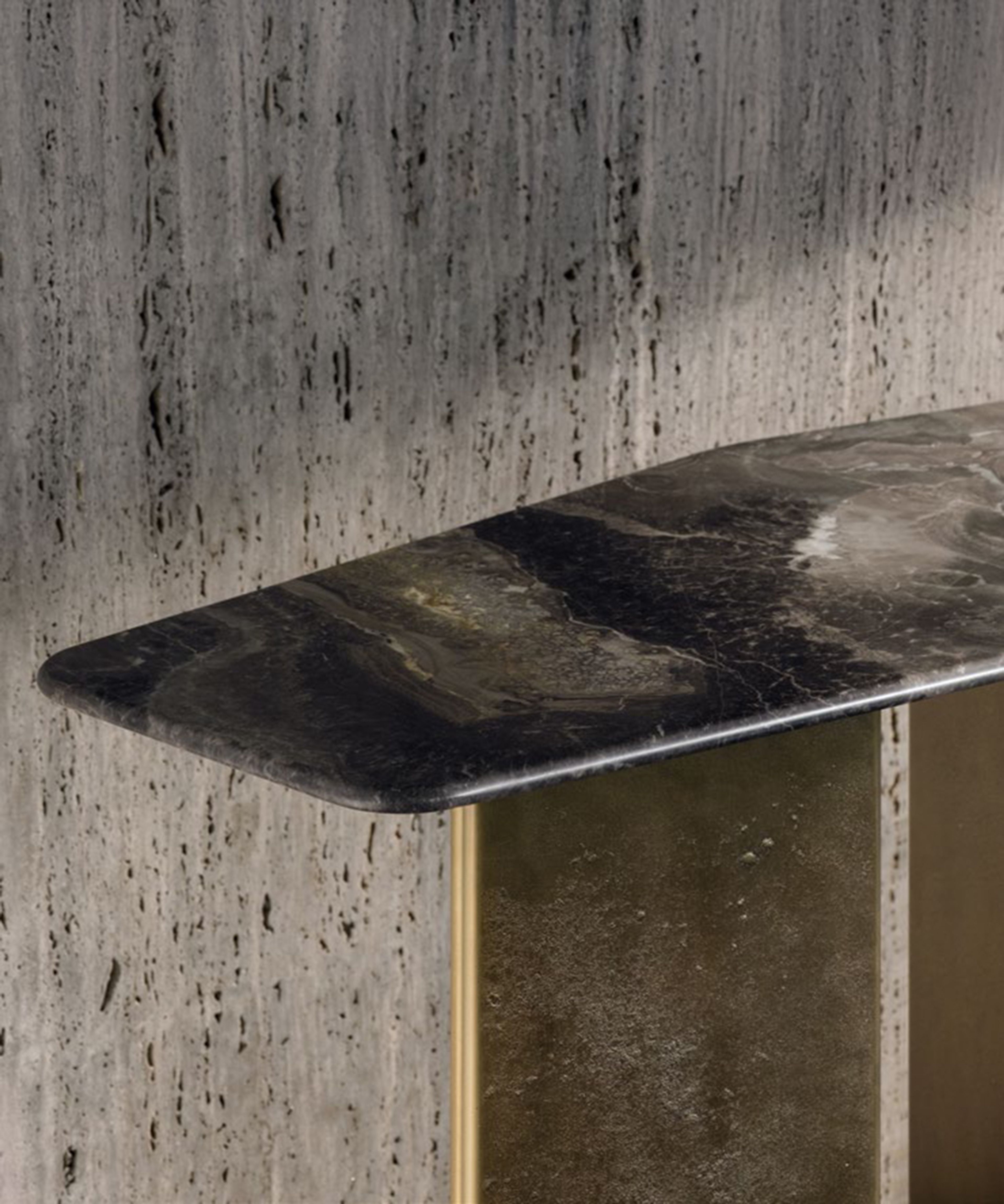 Asymmetrical console Minotti.