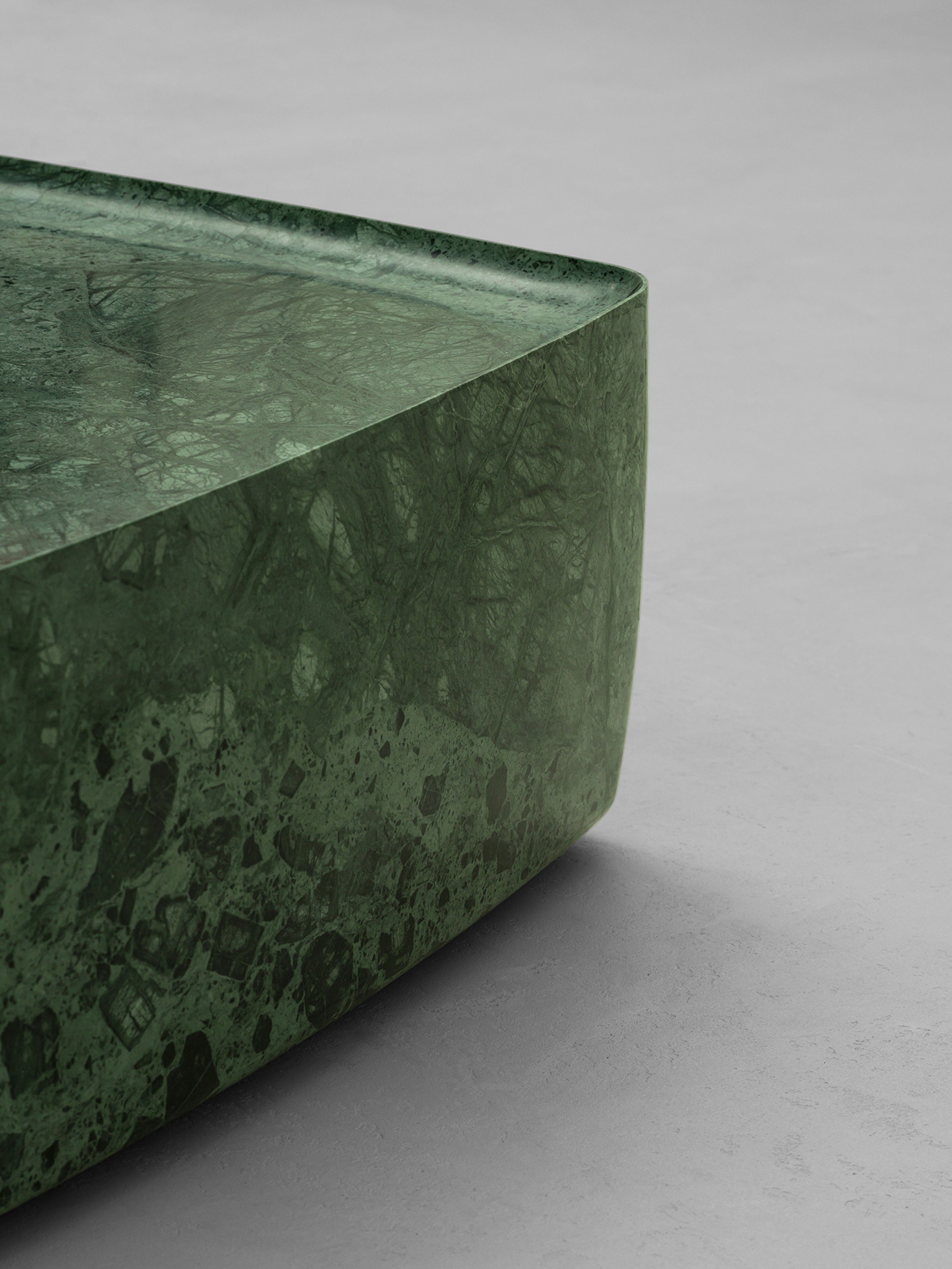 Table Basse Carrée Curvum – Édition Limitée
