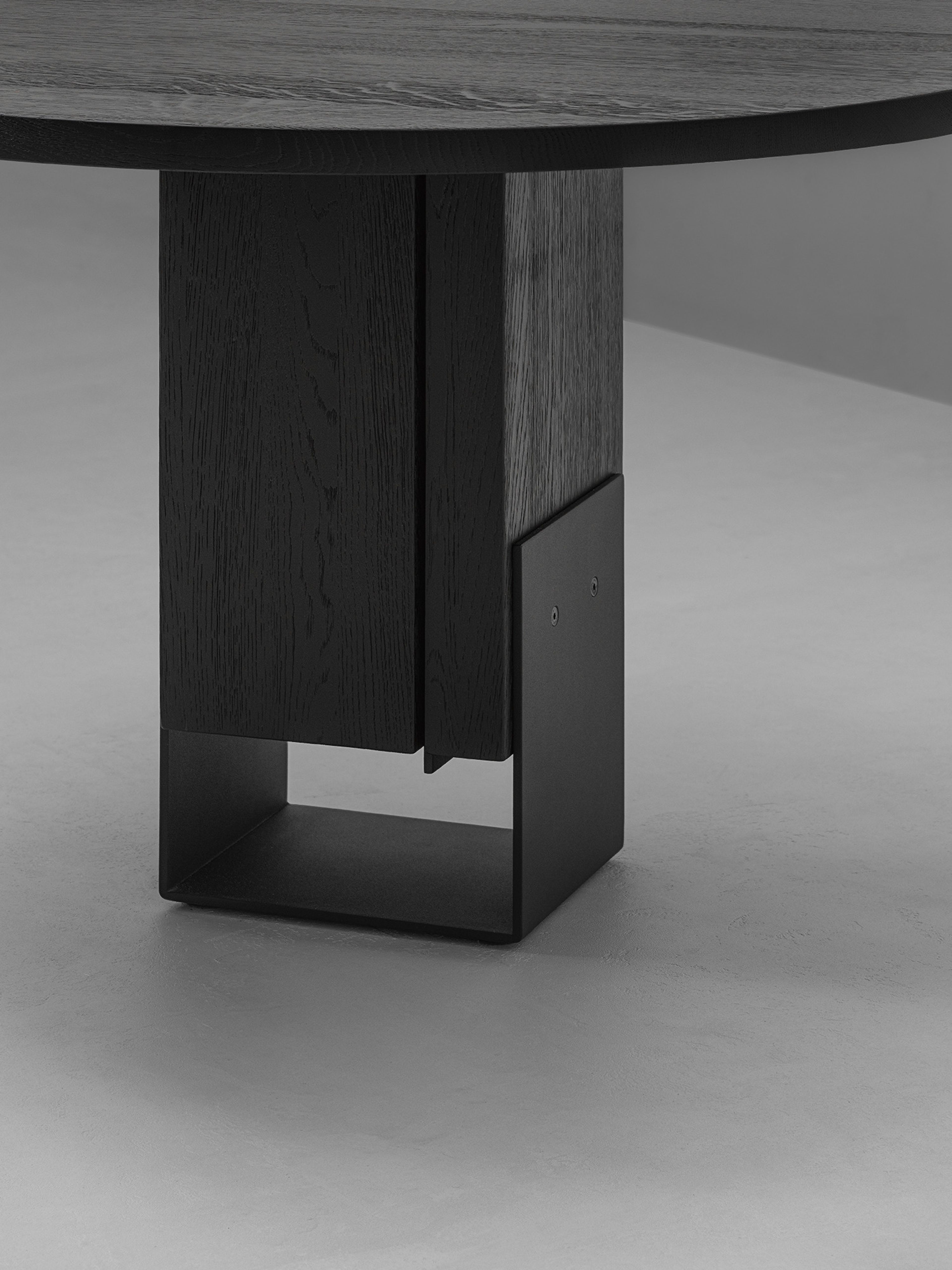 Kitale Dining Table Round