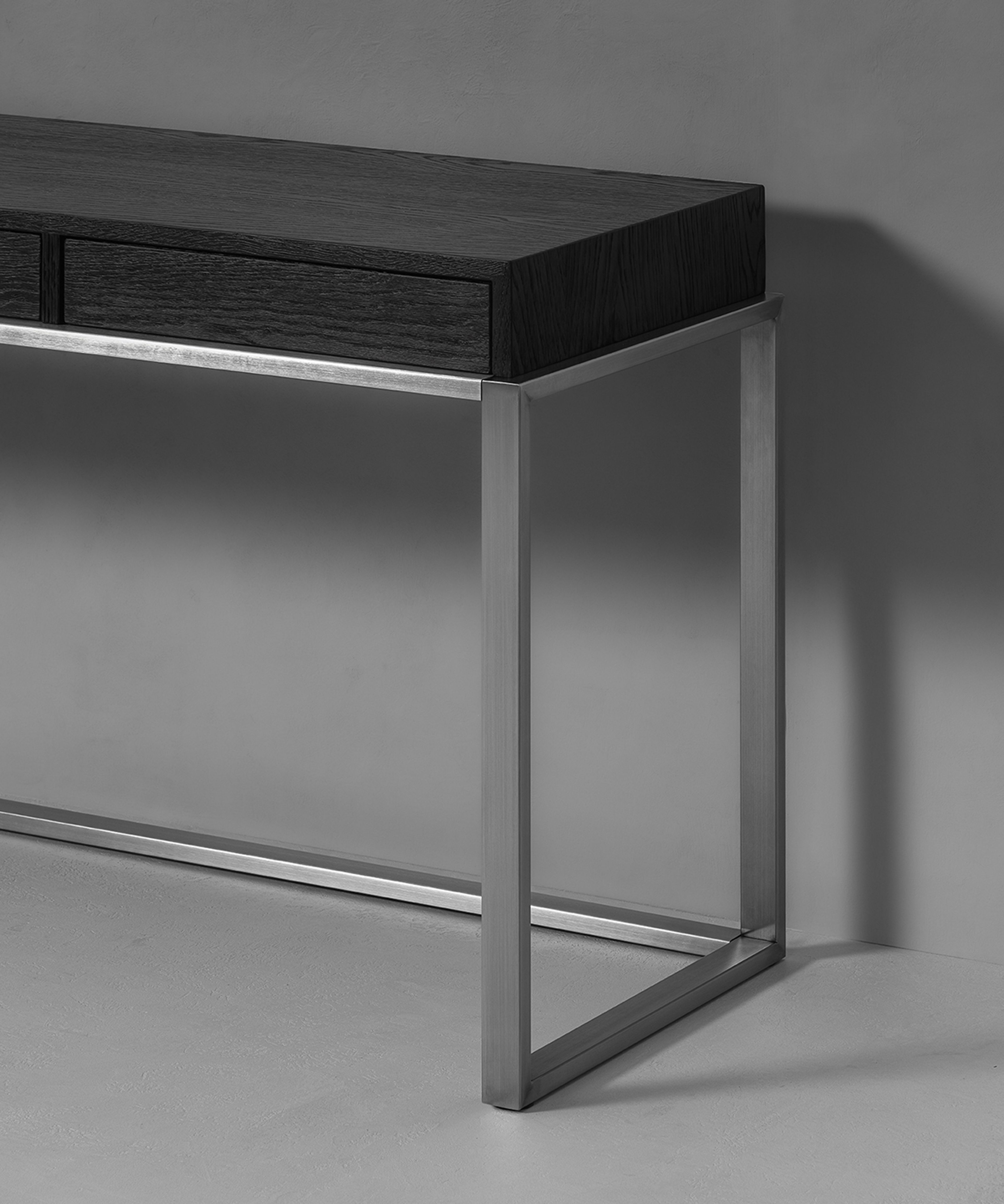 Une console aux proportions délicates signée Marlieke Van Rossum.