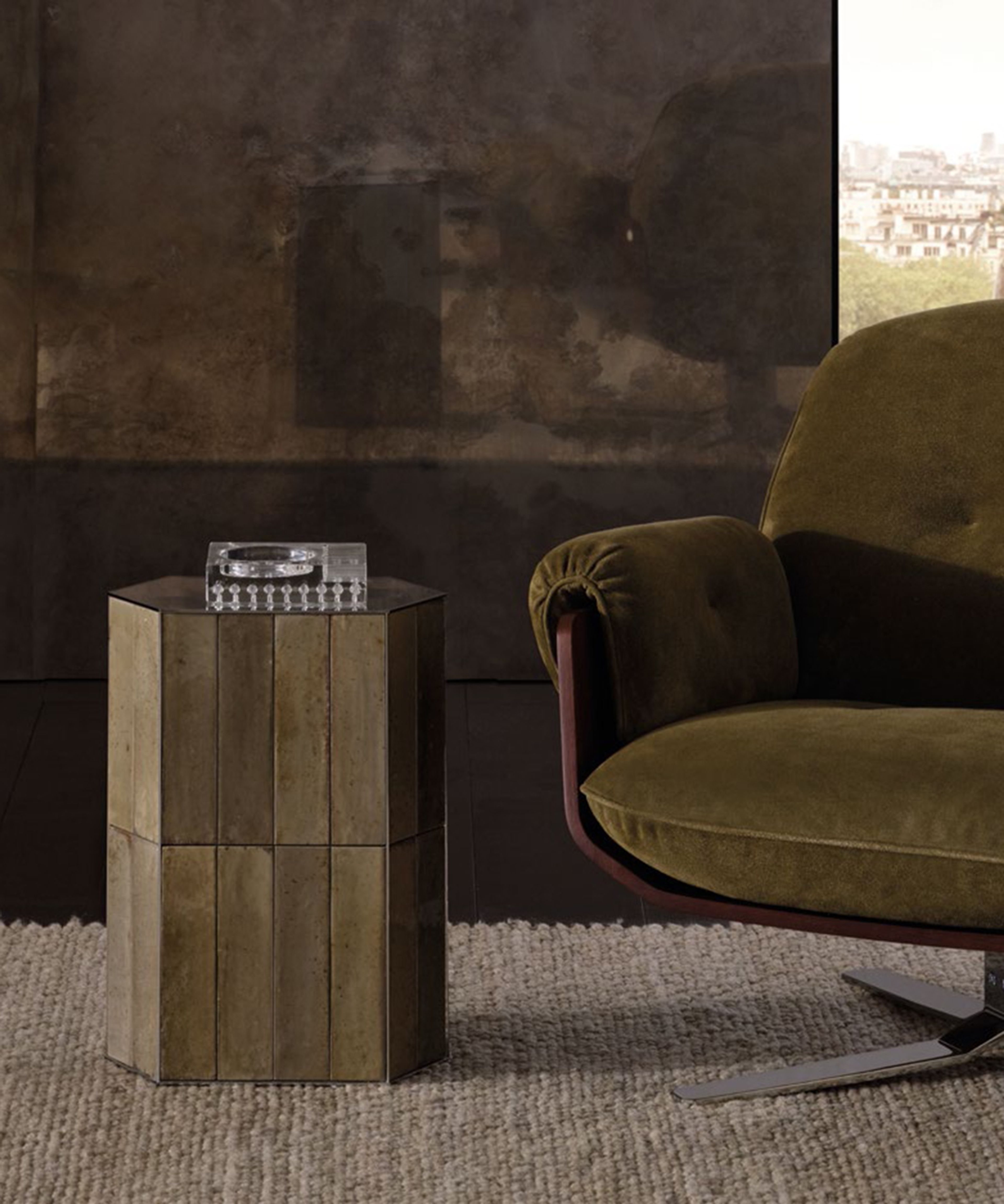 Une table basse compacte en céramique de la collection Andrée de Minotti.