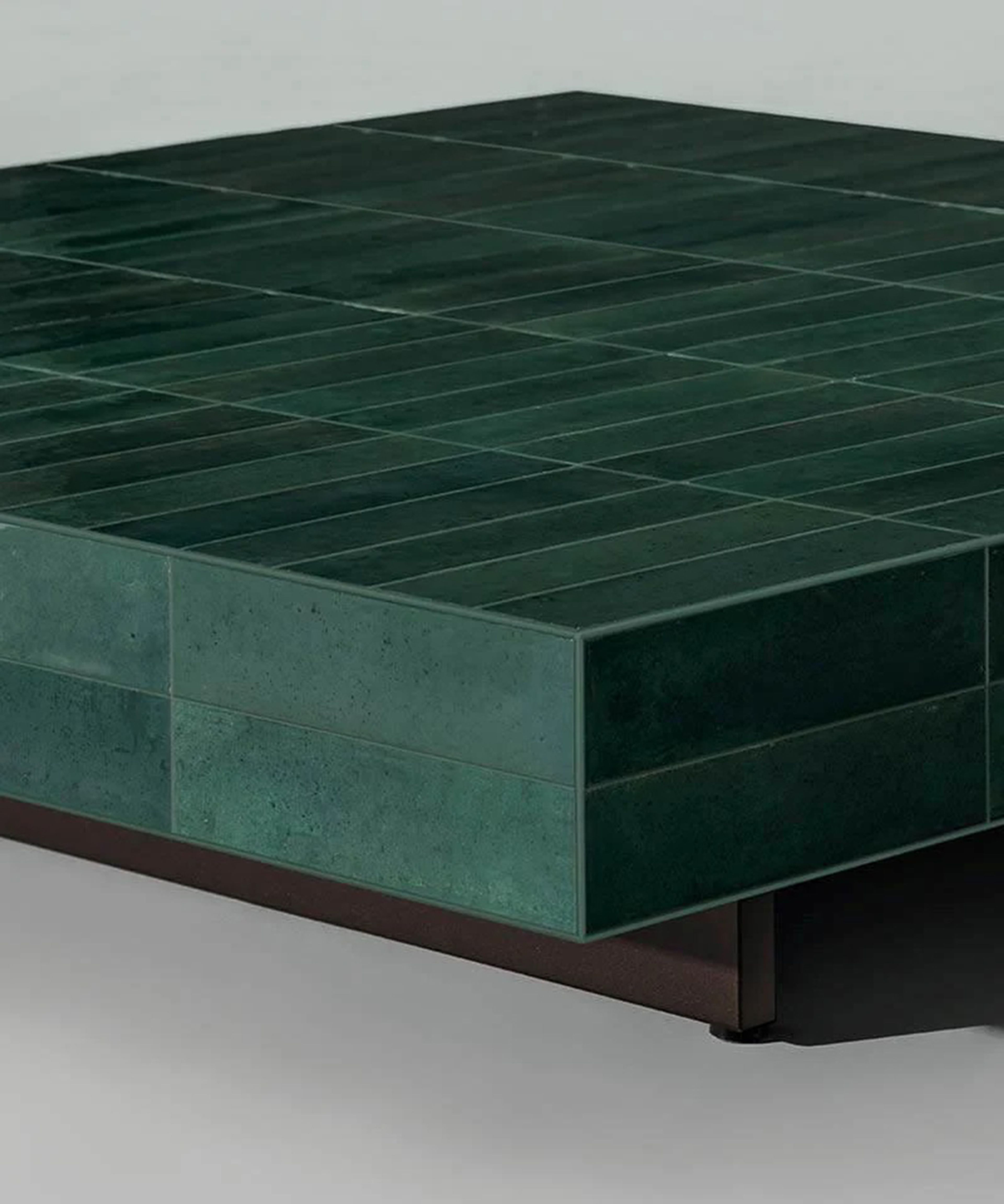 A compact ceramic outdoor table from the Minotti`s Andrée family.