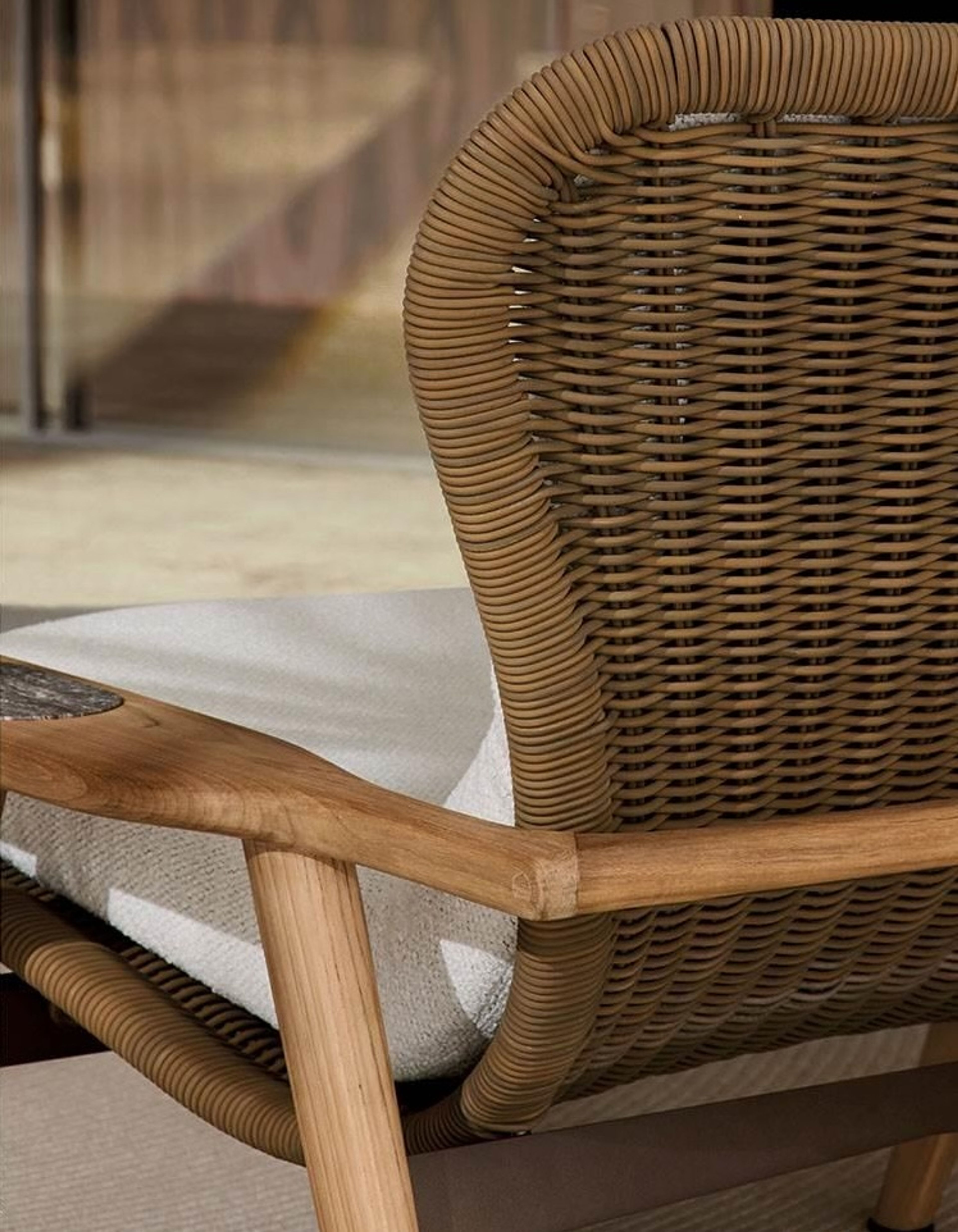 Elas Seating Collection