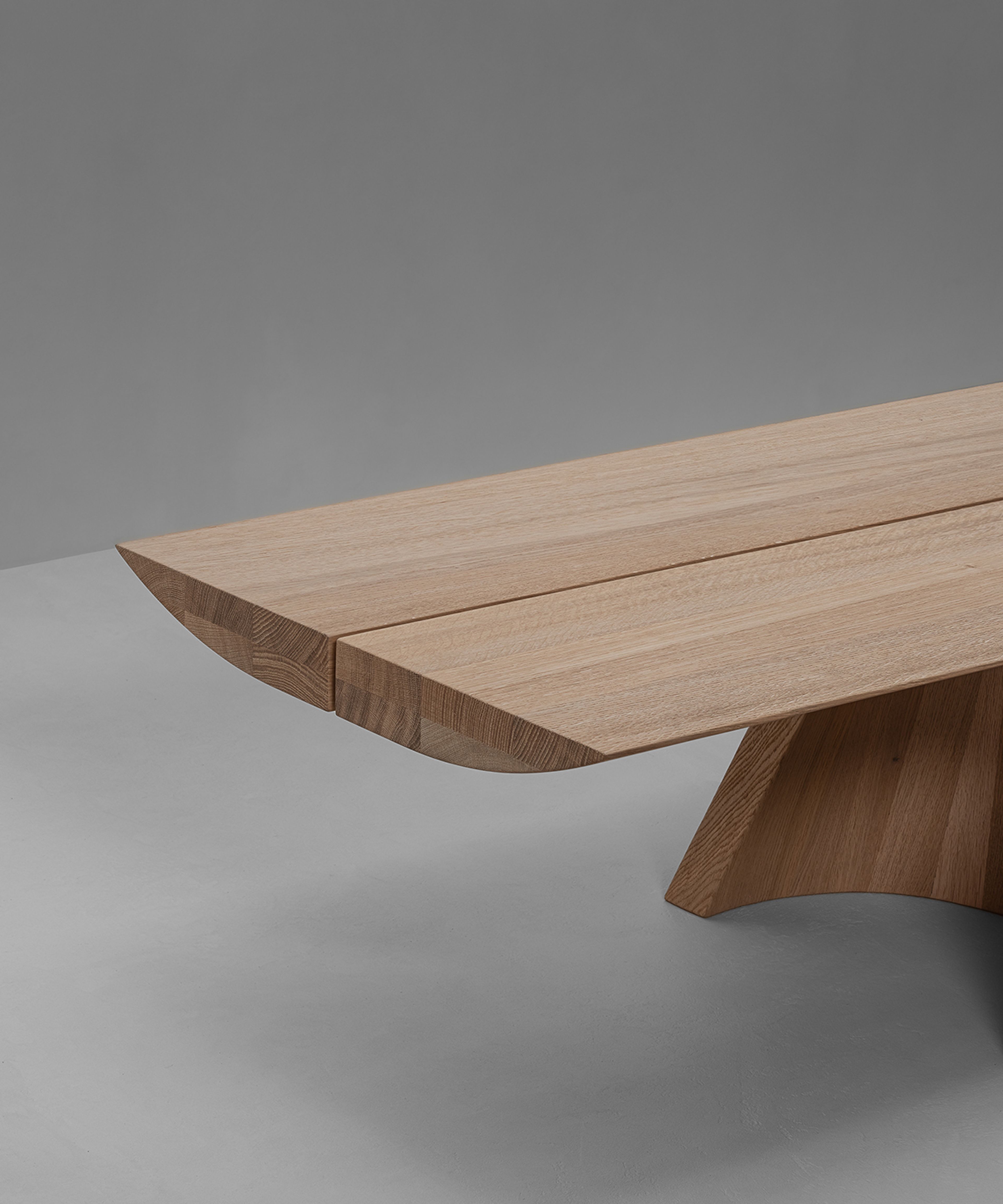 Un banc en bois massif de Van Rossum.