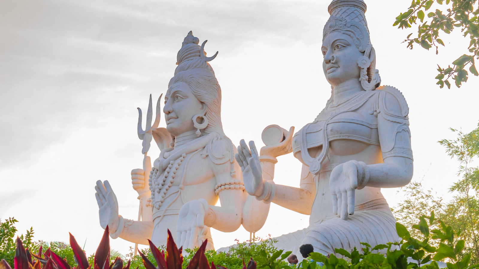 Shiva and Shakti: Exploring the Balance Between Divine Masculine and Feminine Energies