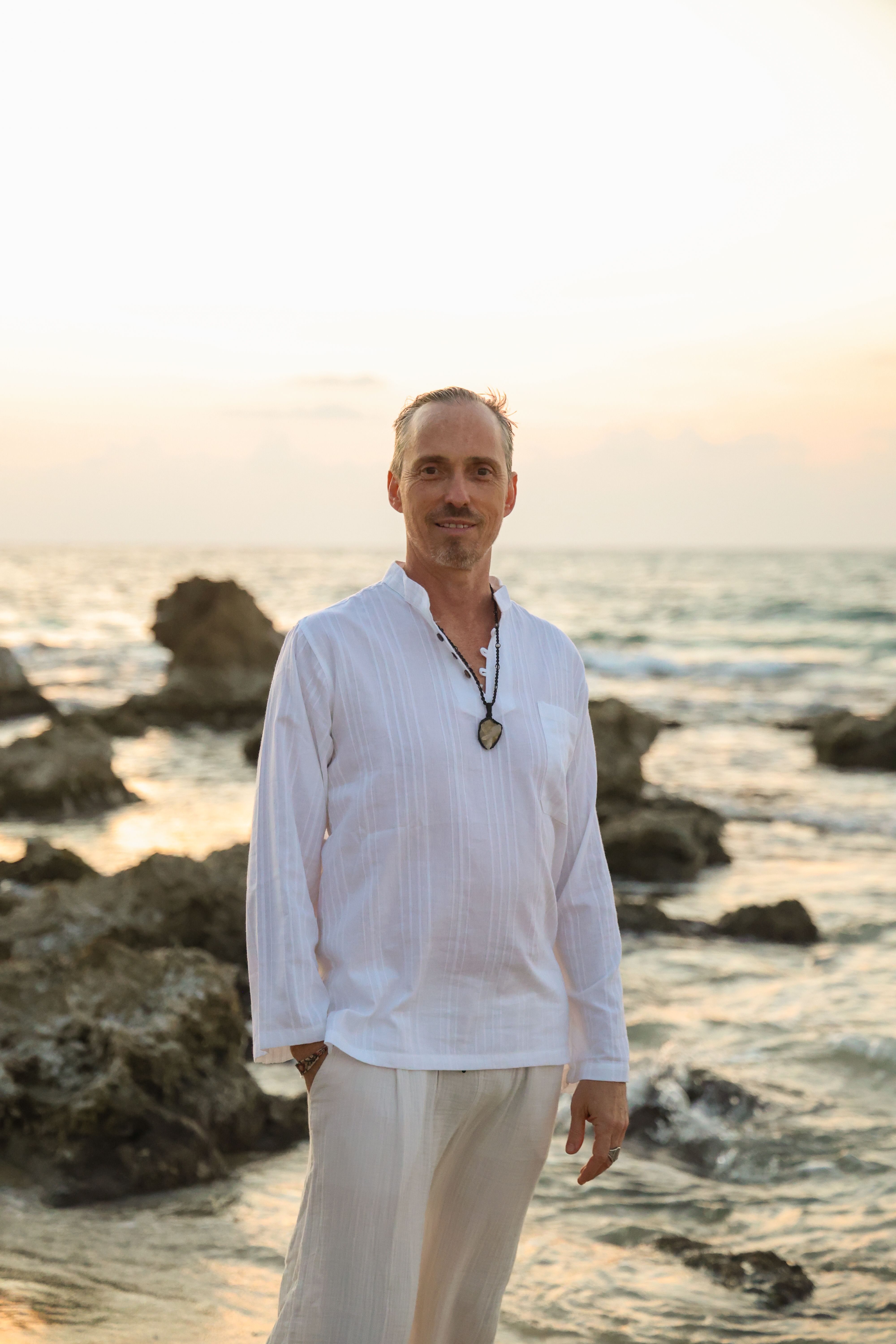 Ananda Lev