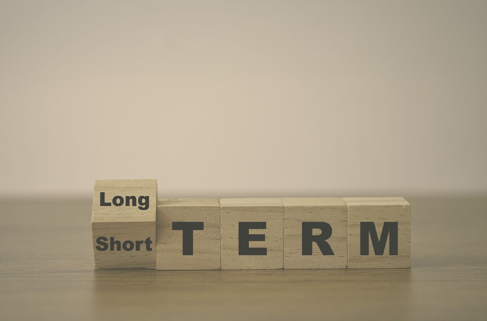 Short-term vs. Long-term Renting: Advantages and Disadvantages For Apartment Owners