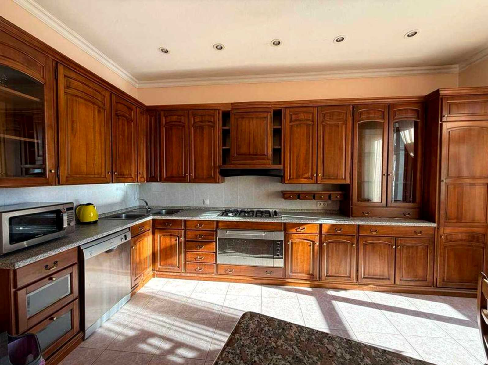 Kitchen-living room, Kruhlouniversitetska Street, Kyiv — Vestor.Estate