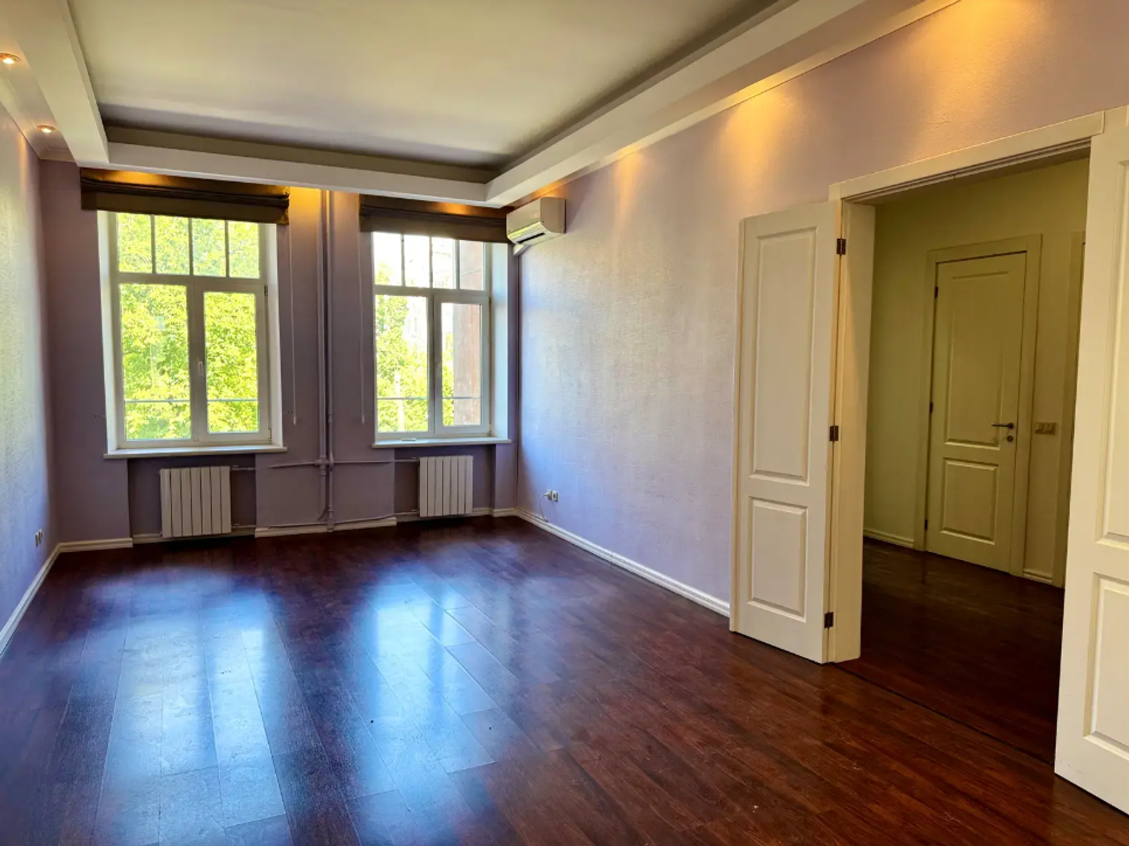 Living room in a Stalinka apartment on Ivana Kozlovskoho Lane 5, Kyiv
