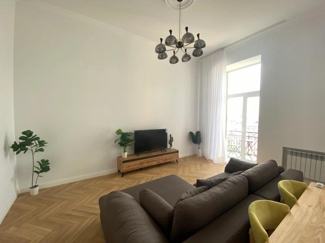 KRUHLOUNIVERSYTETSKA STR. 14