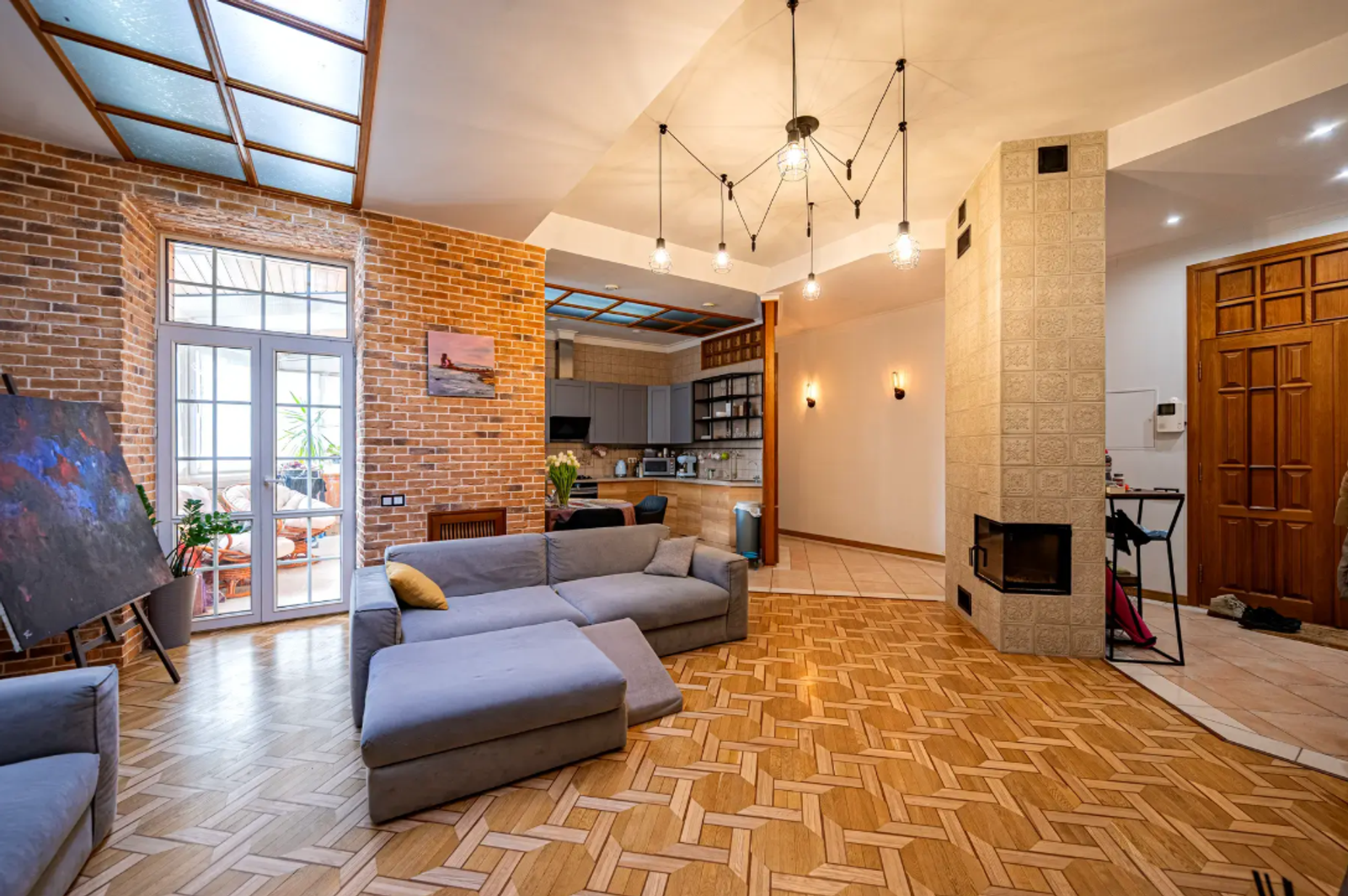 Open-plan kitchen-living room in an apartment on Nazarivska Street 10/1, Kyiv