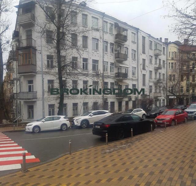TARASIVSKA ST., 16