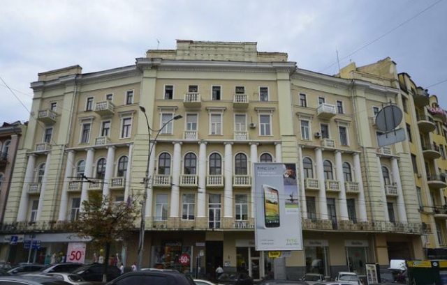 VELYKA VASYL’KIVS’KA ST., 25